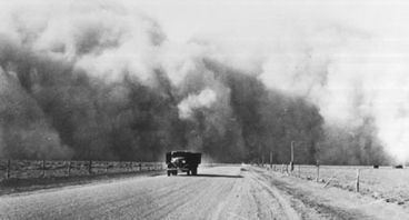 One of the dozens of dust storms during the 1930s (photo courtesy of english.illinois.edu)