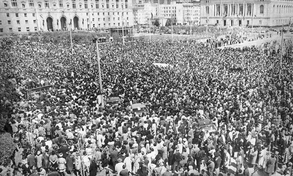 Protester's gathering in 1968 for the Civil Rights Movement (image courtesy of SFgate)